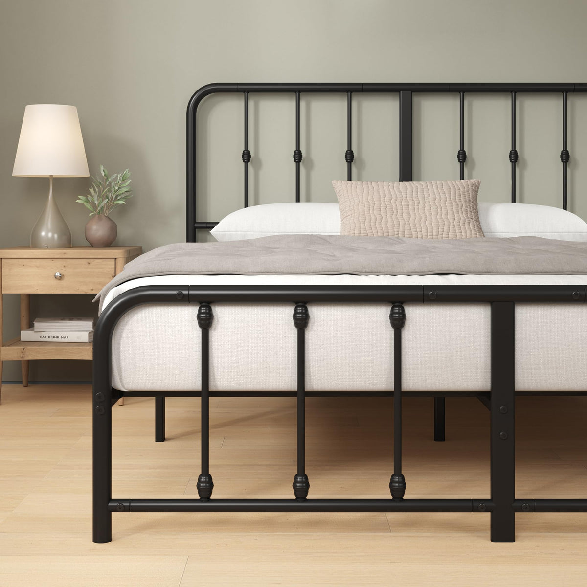 Queen Metal Platform Bed Frame with Spindle Headboard B595470
